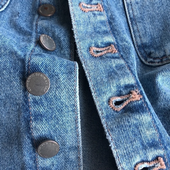 Zara mini Jean skirt light wash with buttons down front in s - Picture 2 of 5